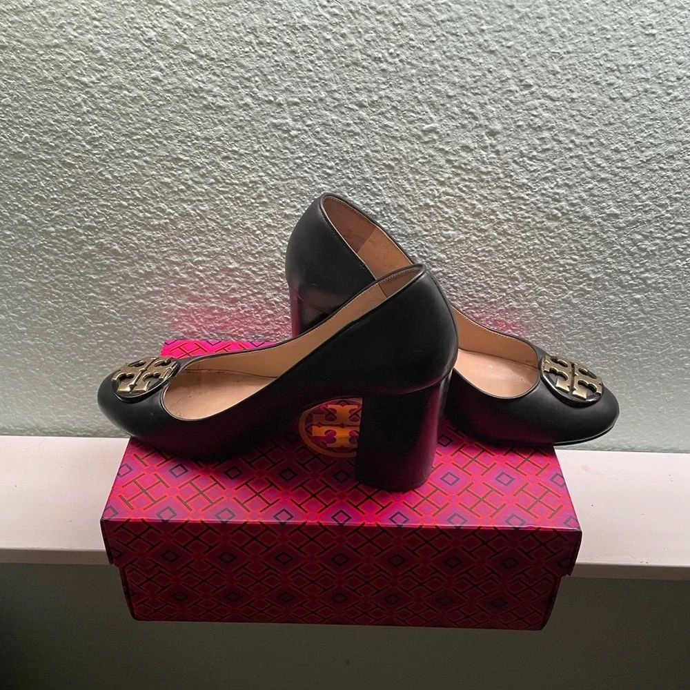 COPY - Authentic Tory Burch With Gold Logo